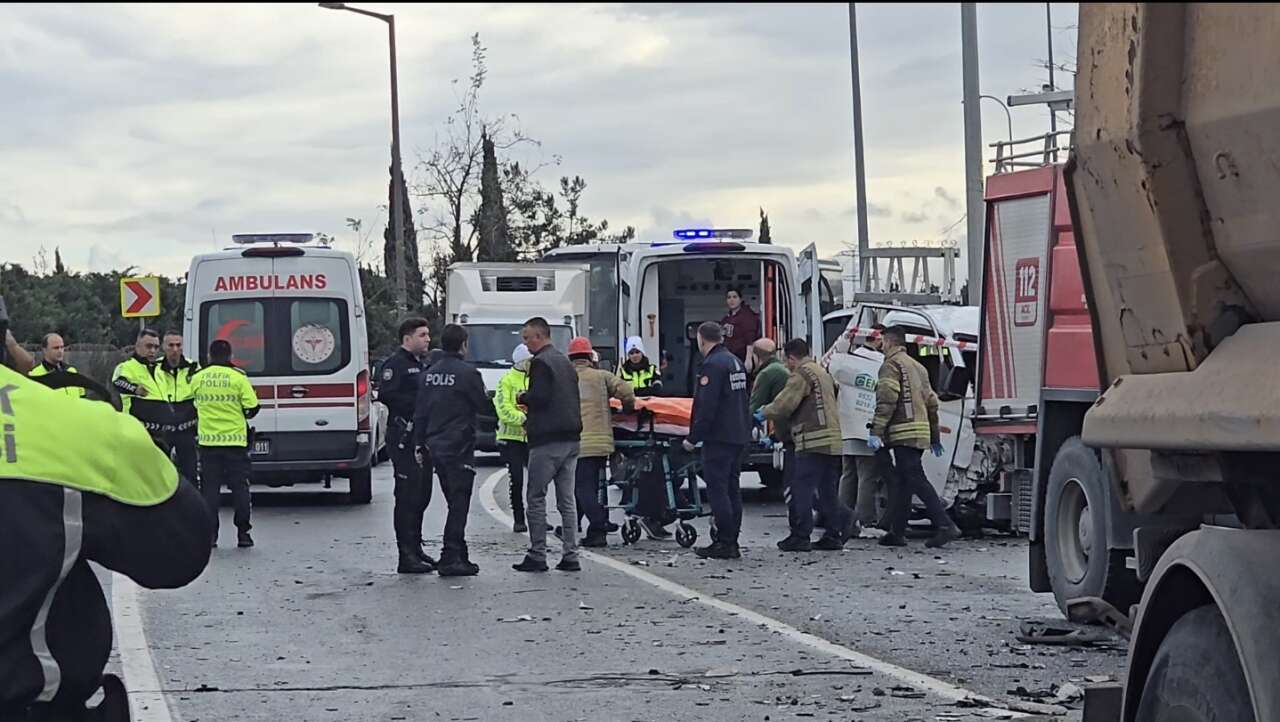Konya plakalı hafriyat kamyonu kazaya karıştı! 1 ölü var 1
